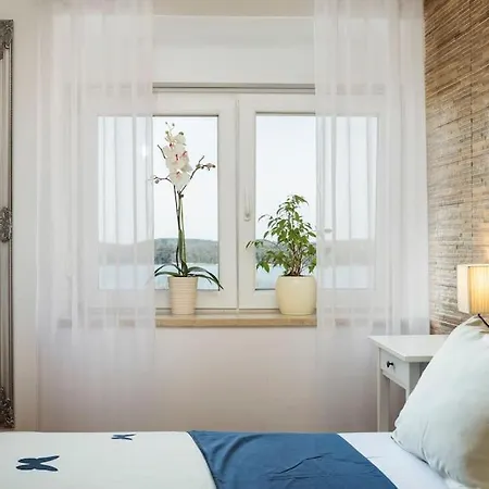 Arena Akvileja Apartment Pula